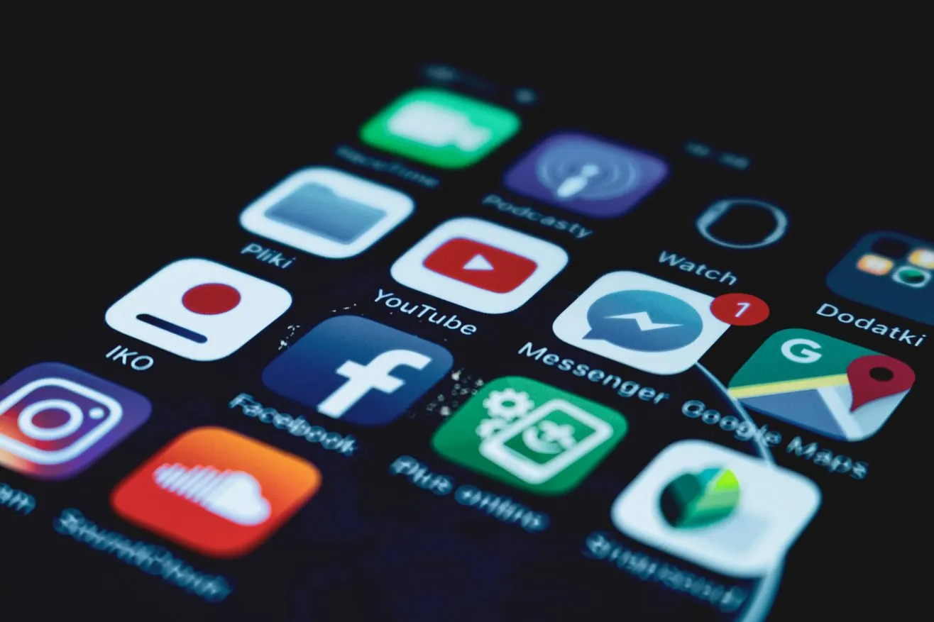 Cómo Descargar la App en iPhone y iPad